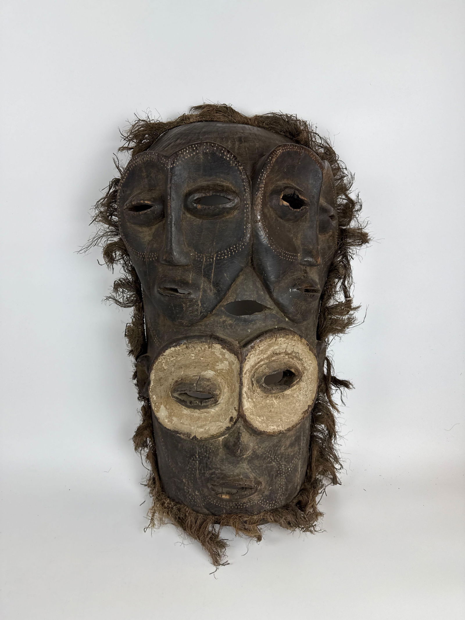 VERY LARGE AFRICAN NGONTANG WOODEN TRIBAL MASK 26 iNCHES (1 of 7)