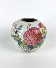 CHINESE PORCELAIN GINGER JAR FAMILLE ROSE