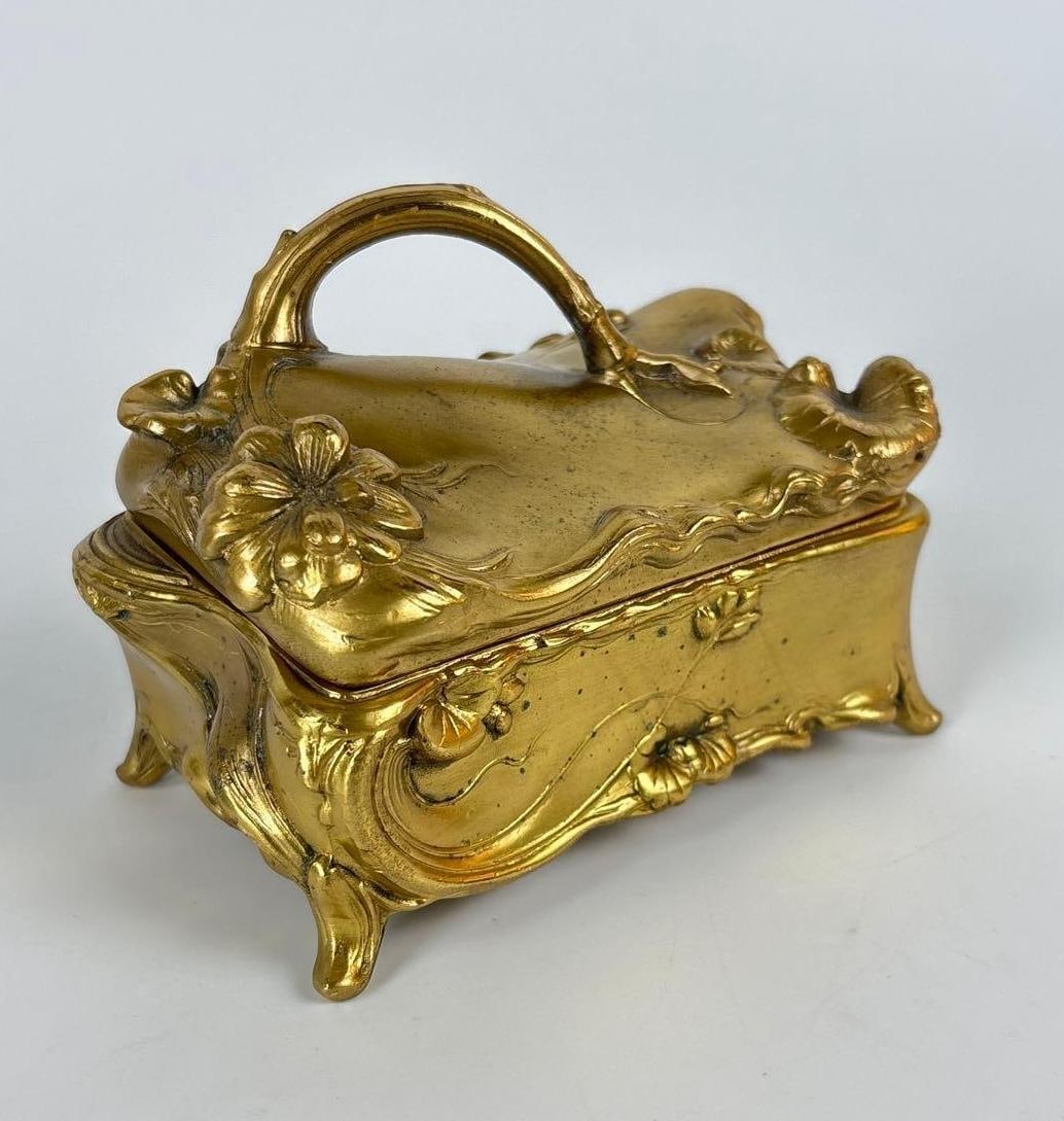 ART NOUVEAU GILT BRONZE (DORE) BOX (1 of 8)