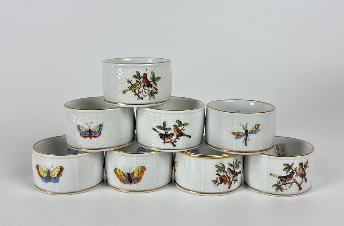 HEREND HUNGARY HANDPAINTED PORCELAIN NAPKIN RINGS LOT 0F EIGHT (1 of 9)