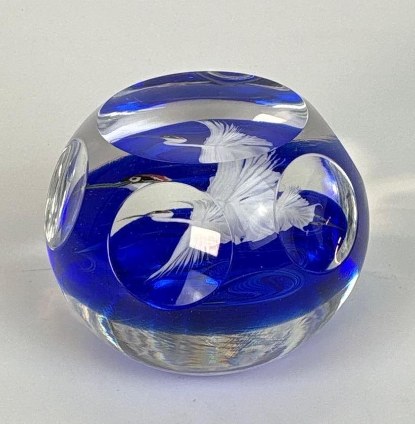 LUNDBERG STUDIOS DANIEL SALAZAR 1991 CRYSTAL PAPER WEIGHT (1 of 7)