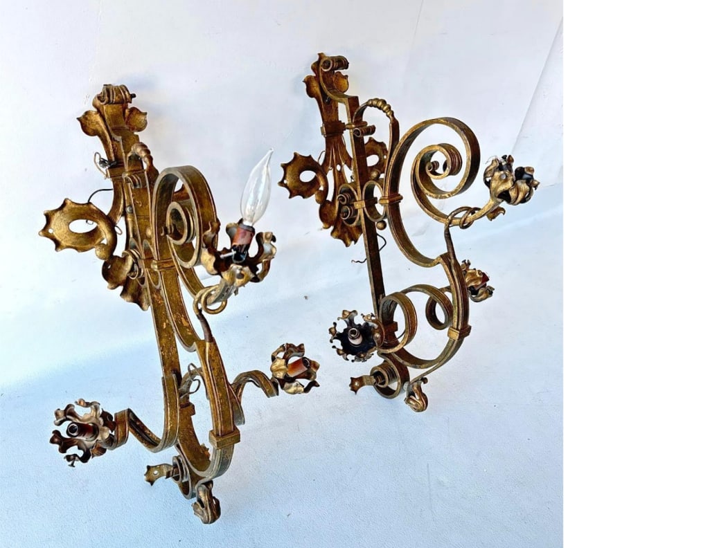 PAIR OF ROCOCO STYLE BRONZE SCONCES (1 of 6)