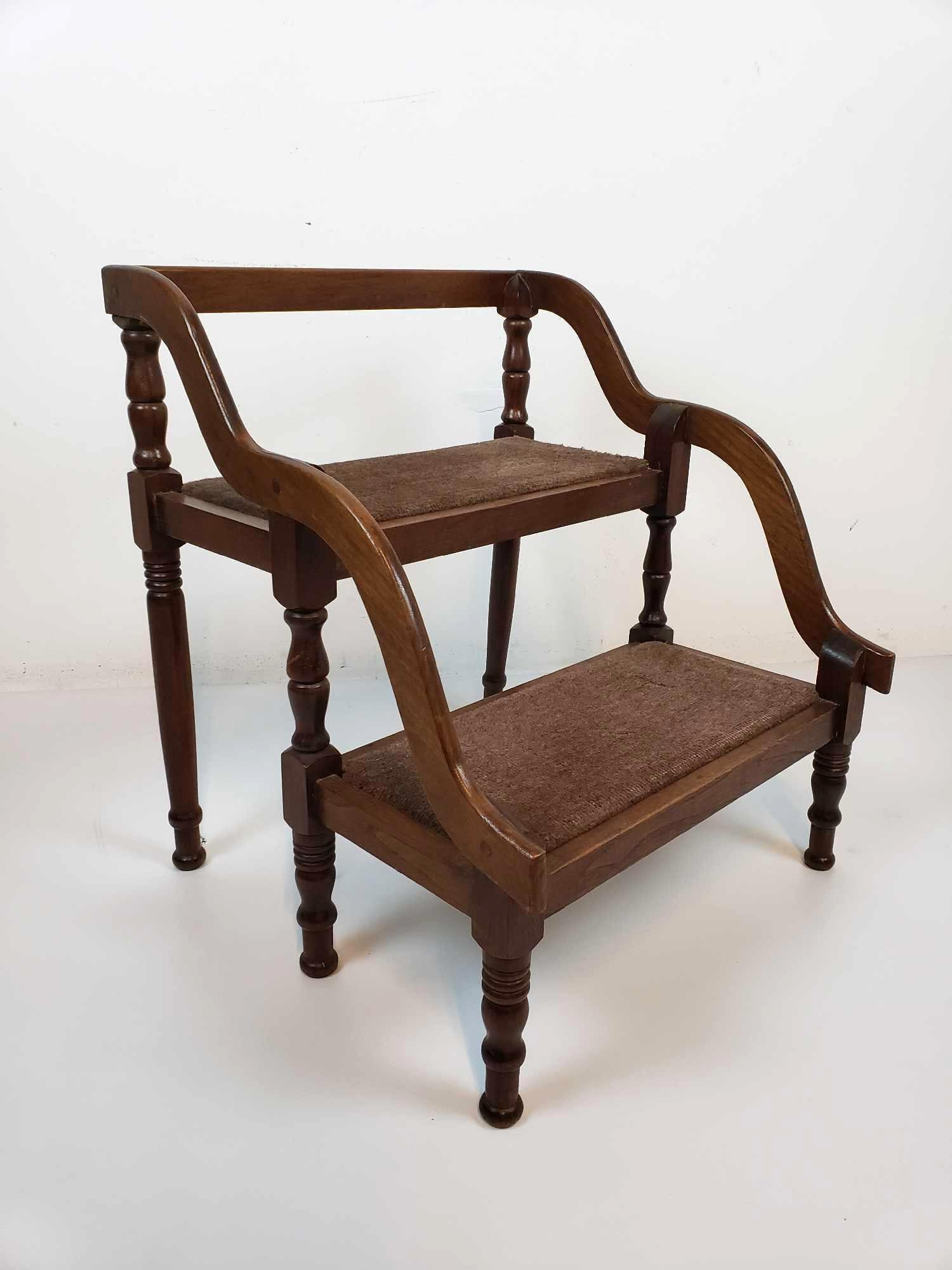 VINTAGE GEORGIAN STYLE WOOD LIBRARY STEPS OR BED STEPS W/ CARPET (1 of 12)