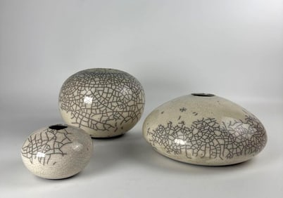 RARE STUDIO CERAMICS: NANCY MEEKER TRIO OF RAKU CRACKLE VASES / VESSELS