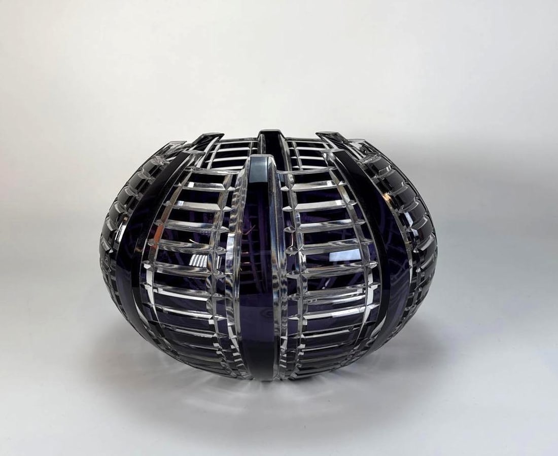 IMPRESSIVE VAL ST. LAMBERT PURPLE CUT TO CLEAR LARGE ROUND CENTERPIECE VASE BOWL (1 of 13)