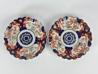 ANTIQUE PORCELAIN WALL DECOR IMARI PLATE SET