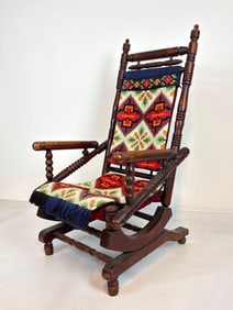 VALUE LOT VICTORIAN SPINDLE ROCKING CHAIR