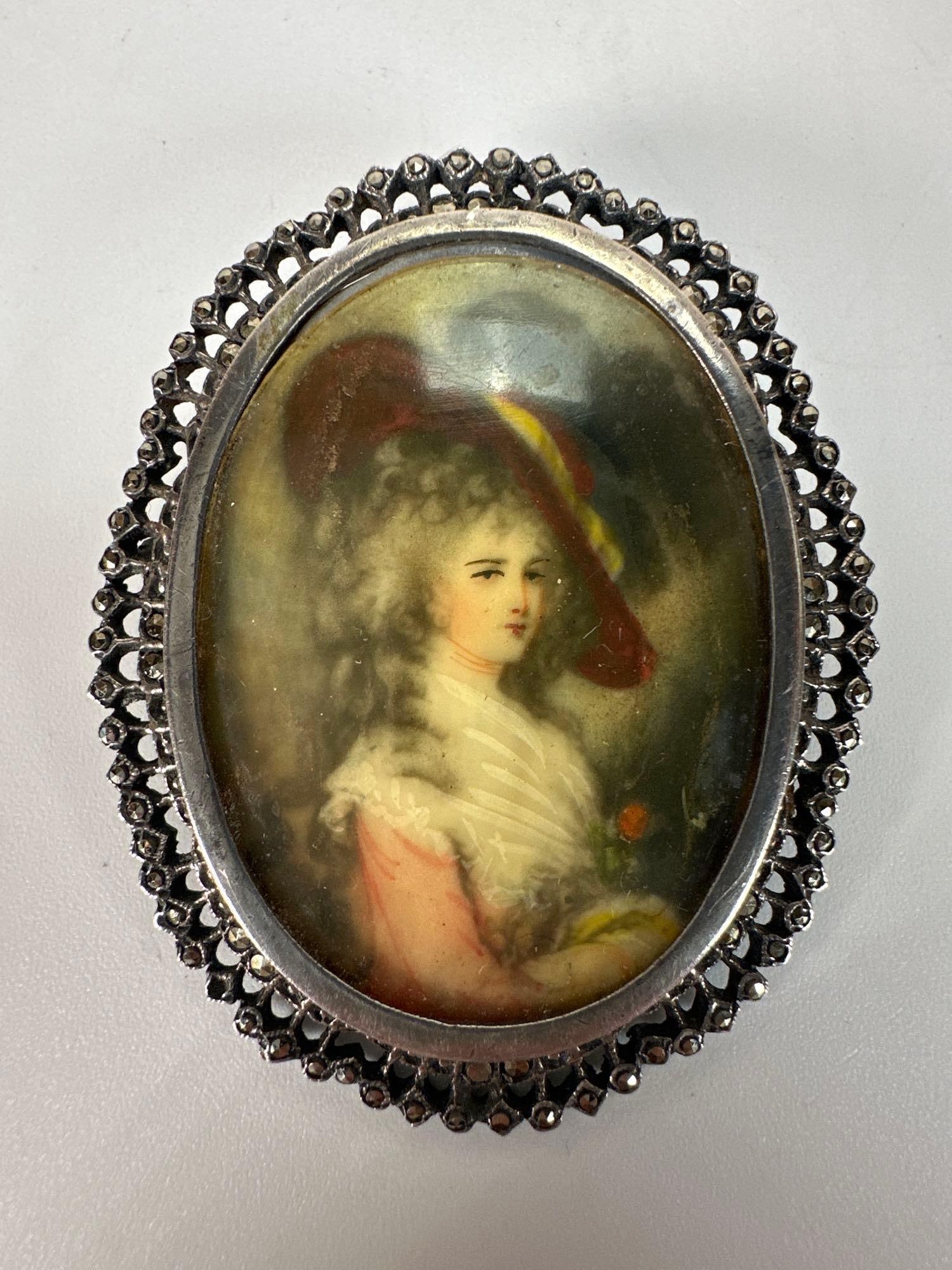 ANTIQUE HAND PAINTED MINIATURE PORTRAIT STERLING SILVER BROOCH (1 of 5)