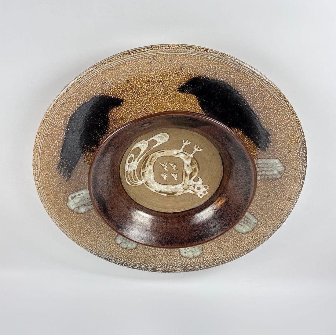 PAIR OF SIGNED STUDIO POTTERY CHARGER AND NESTED BOWL WITH STYLIZED CROW AND CORN (1 of 6)