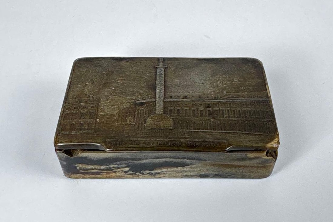 ANTIQUE NAPOLEONIC HORN SNUFF BOX | TRINKET BOX "VUE DE LA PLACE VENDOME" (1 of 10)