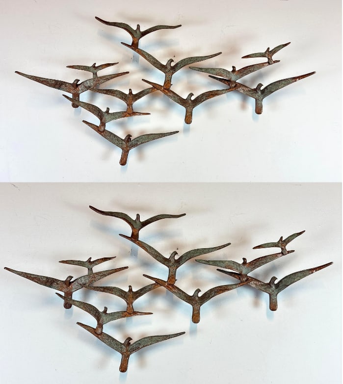 A PAIR OF METAL BIRDS IN FLIGHT HANGING SCULPTURE IN THE STYLE OF CURTIS JERE (1 of 9)