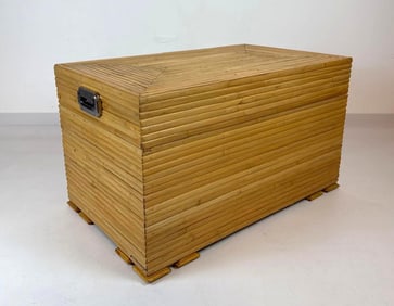 VINTAGE SPLIT REED AND WOOD STORAGE CHEST, MID-20TH CENTURY, HOLLYWOOD REGENCY OR COASTAL STYLE.