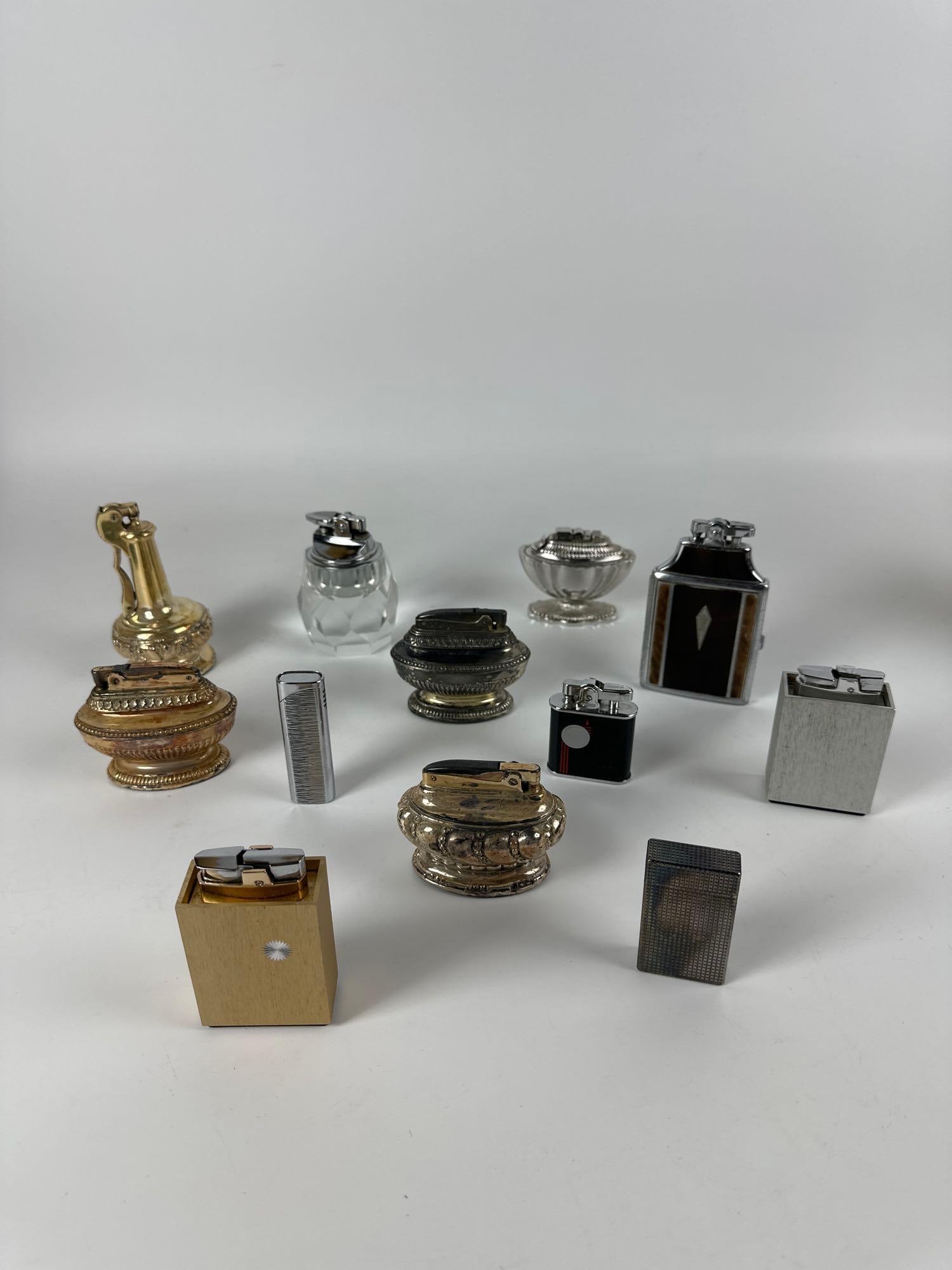LARGE VINTAGE RONSON AND MISCELLANEOUS TABLE AND POCKET LIGHTER COLLECTION (1 of 7)