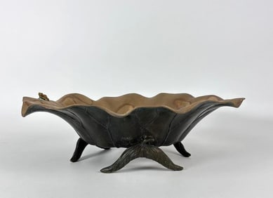 JAPANESE MEIJI STYLE GILT BRONZE LILY PAD FOOTED BOWL WITH FROG