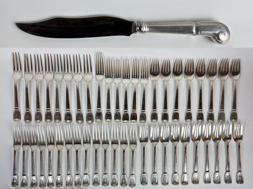 MONUMENTAL TIFFANY & CO. CASTILIAN STERLING SILVER FLATWARE SERVICE, 202 PIECES (1 of 16)