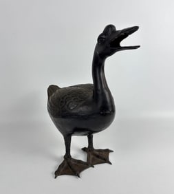 VINTAGE CAST IRON GARDEN DUCK/GOOSE STATUE