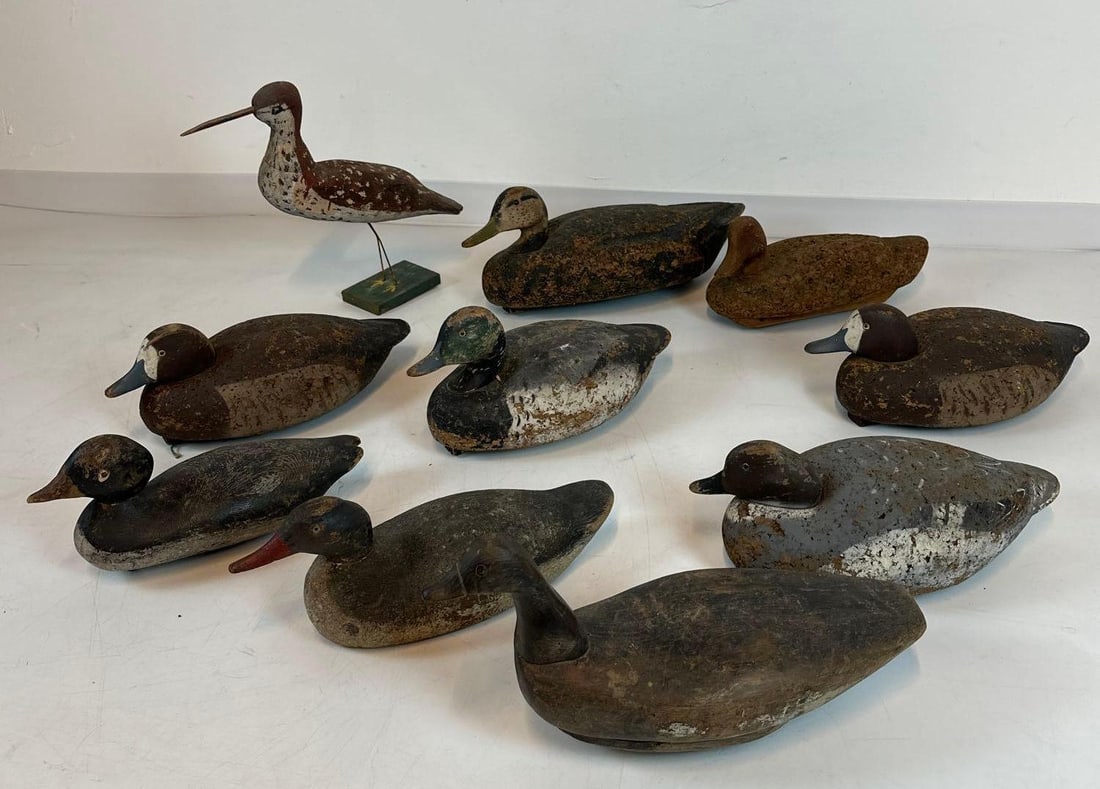 LARGE GROUP OF NINE VINTAGE CORK-BODIED DUCK AND PLOVER WORKING DECOYS (1 of 6)