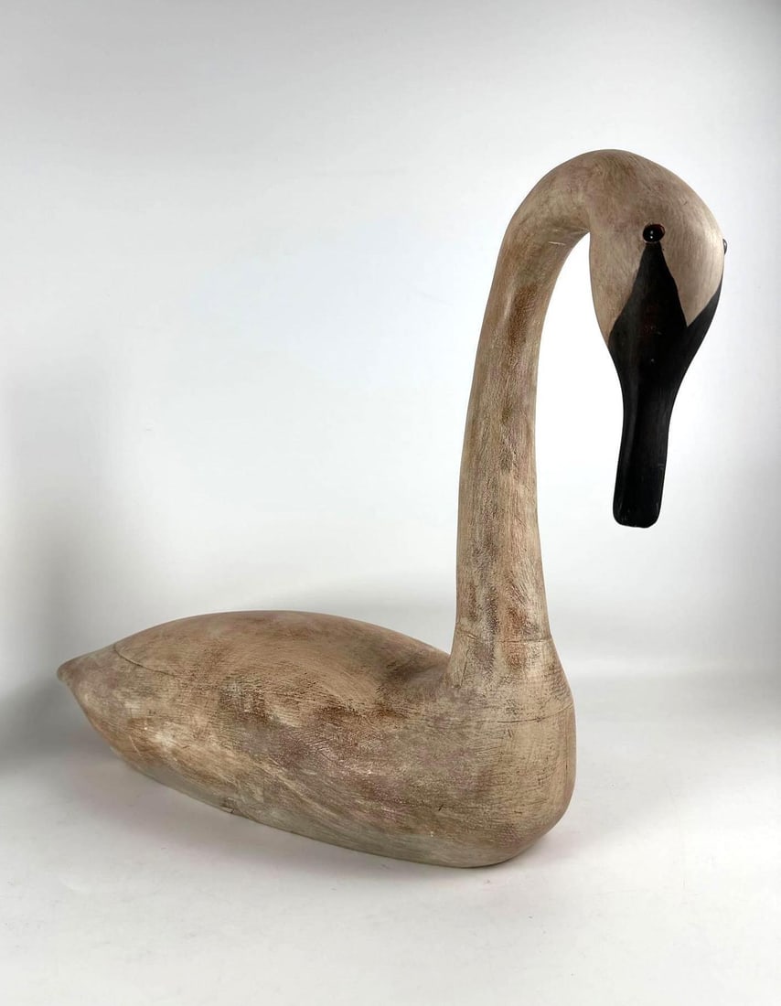 WOOD CARVED SWAN (1 of 6)