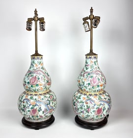 PAIR CHINESE FAMILLE ROSE PORCELAIN GOURD VASE LAMPS