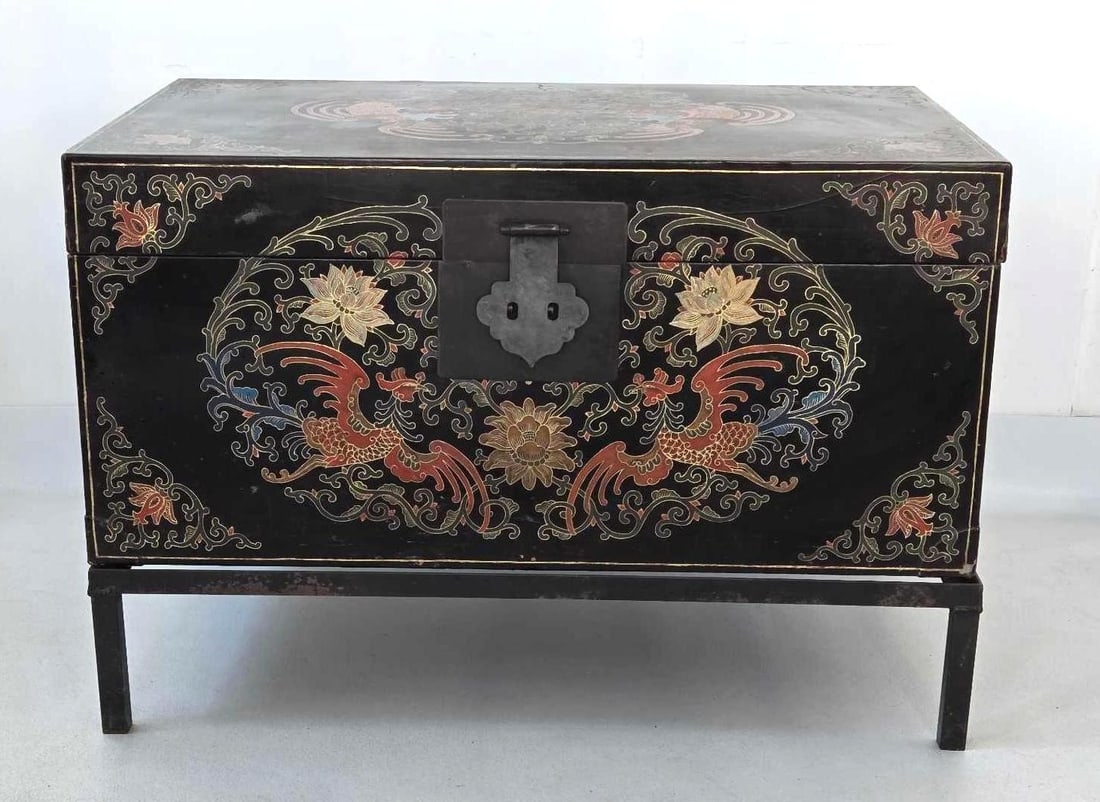 DECORATIVE CHINESE | ASIAN BLACK LACQUERED LEATHER TRUNK ON STAND WITH PHOENIXES  AND FLOWERS (1 of 20)