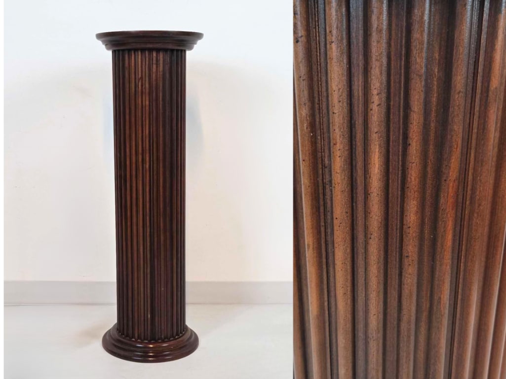 NEOCLASSICAL STYLE FLUTED WOOD DISPLAY PEDESTAL (1 of 8)