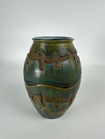 VINTAGE STUDIO POTTERY VASE WITH TEXTURED STITCHED PATTERN