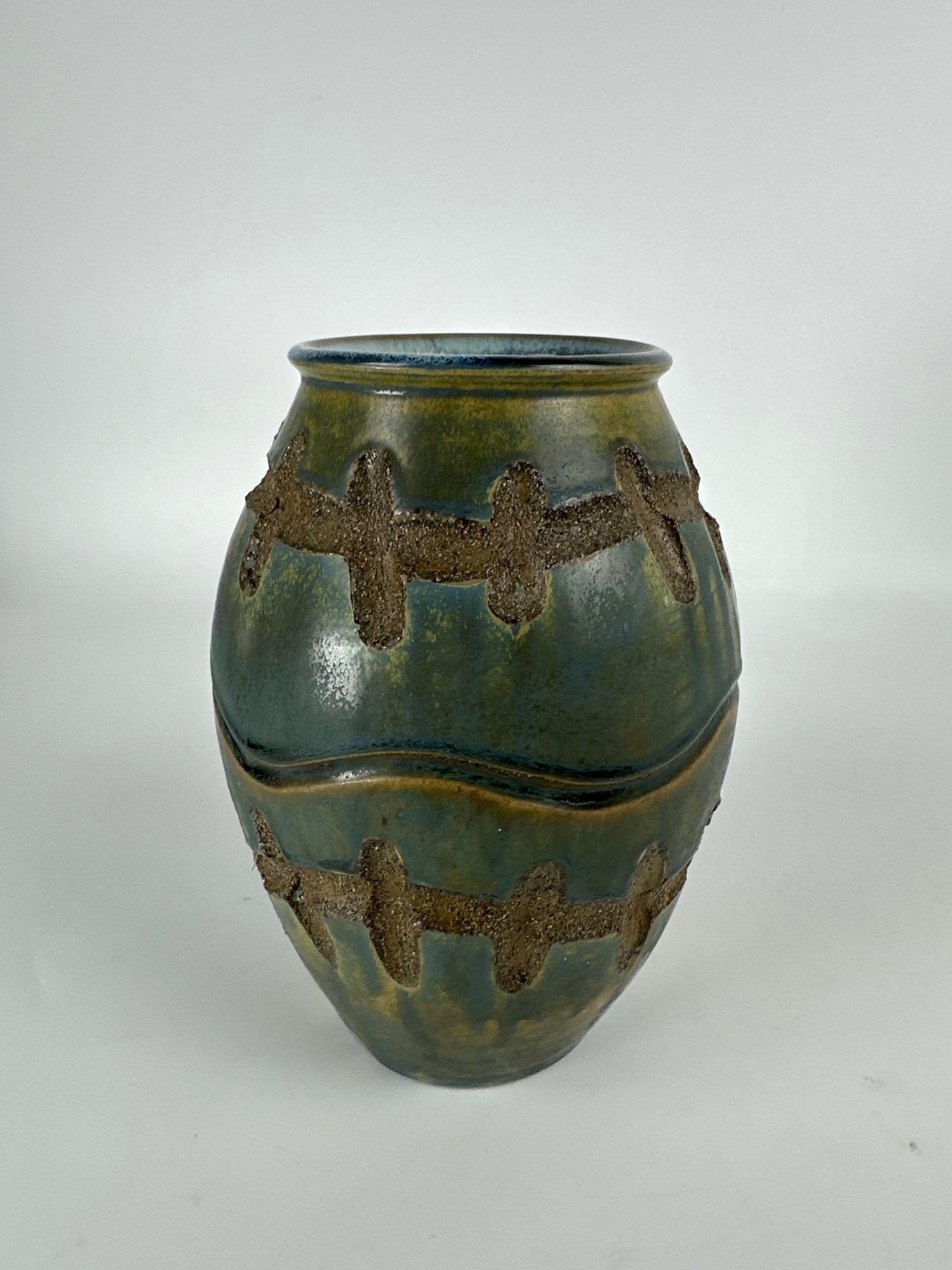VINTAGE STUDIO POTTERY VASE WITH TEXTURED STITCHED PATTERN (1 of 4)
