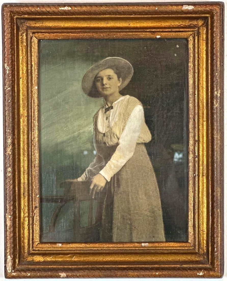 ANTIQUE HAND-COLORED PORTRAIT PHOTOGRAPH OF A YOUNG WOMAN (1 of 5)