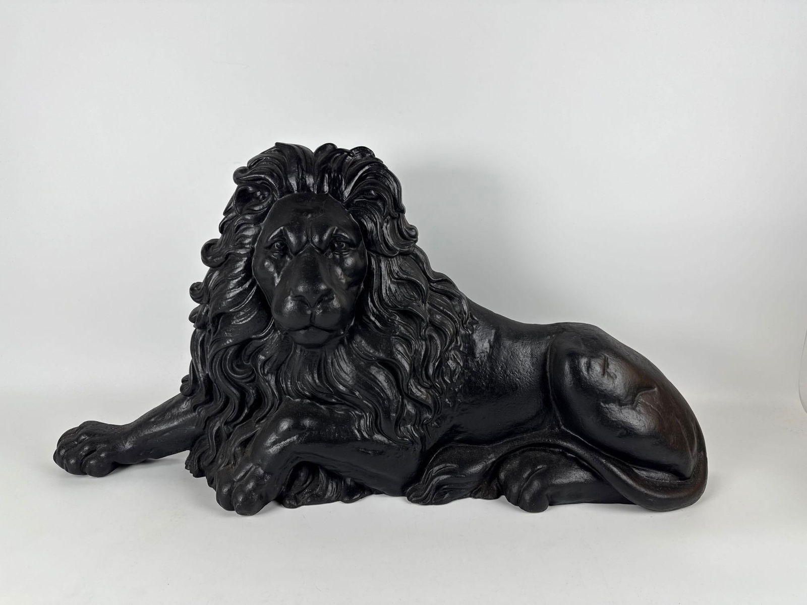 MONUMENTAL ENGLISH ANTIQUE CAST IRON RECUMBENT LION GARDEN SCULPTURE, LATE 19TH / EARLY 20TH CENTURY (1 of 6)