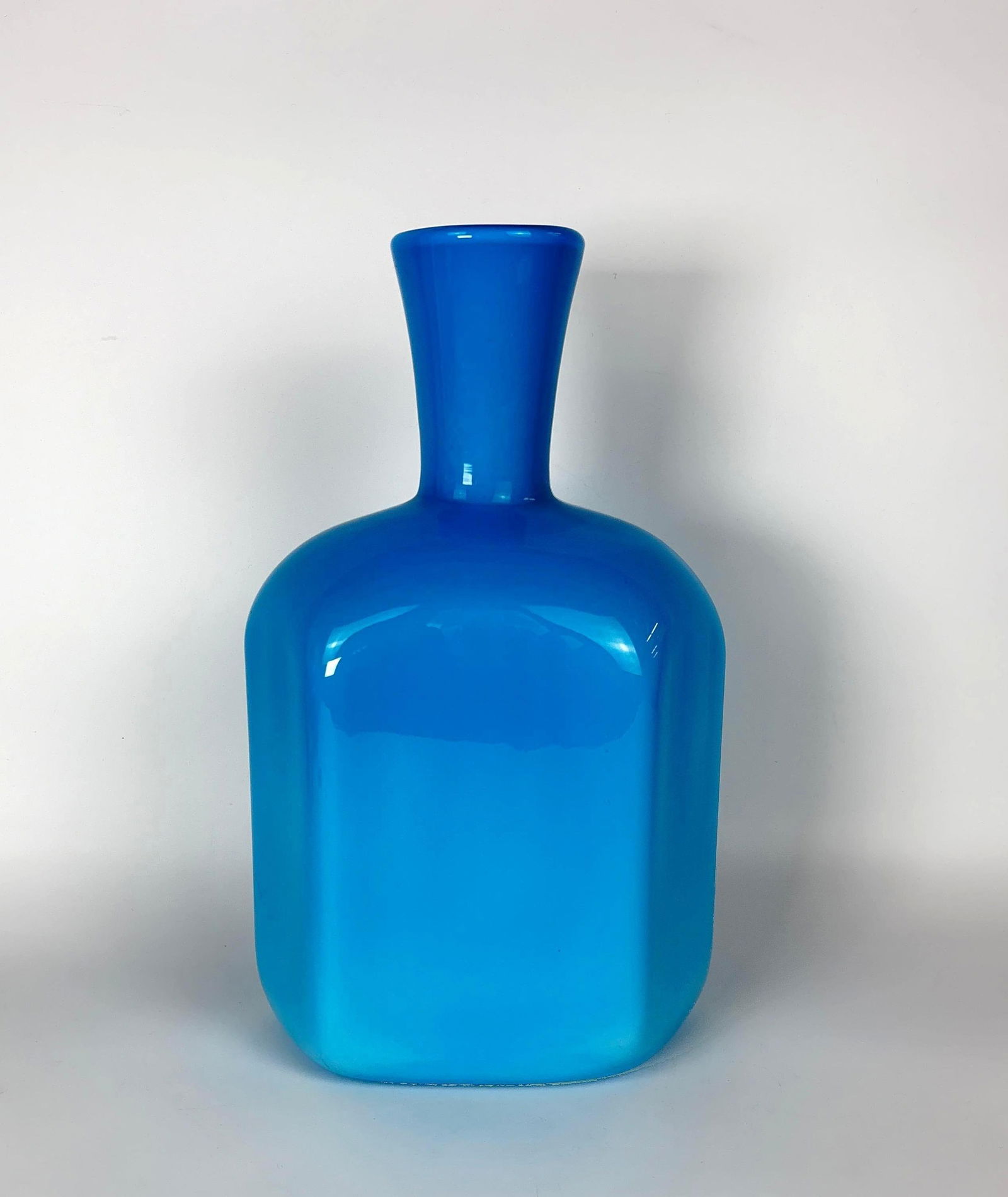BLUE ART GLASS VASE (1 of 6)