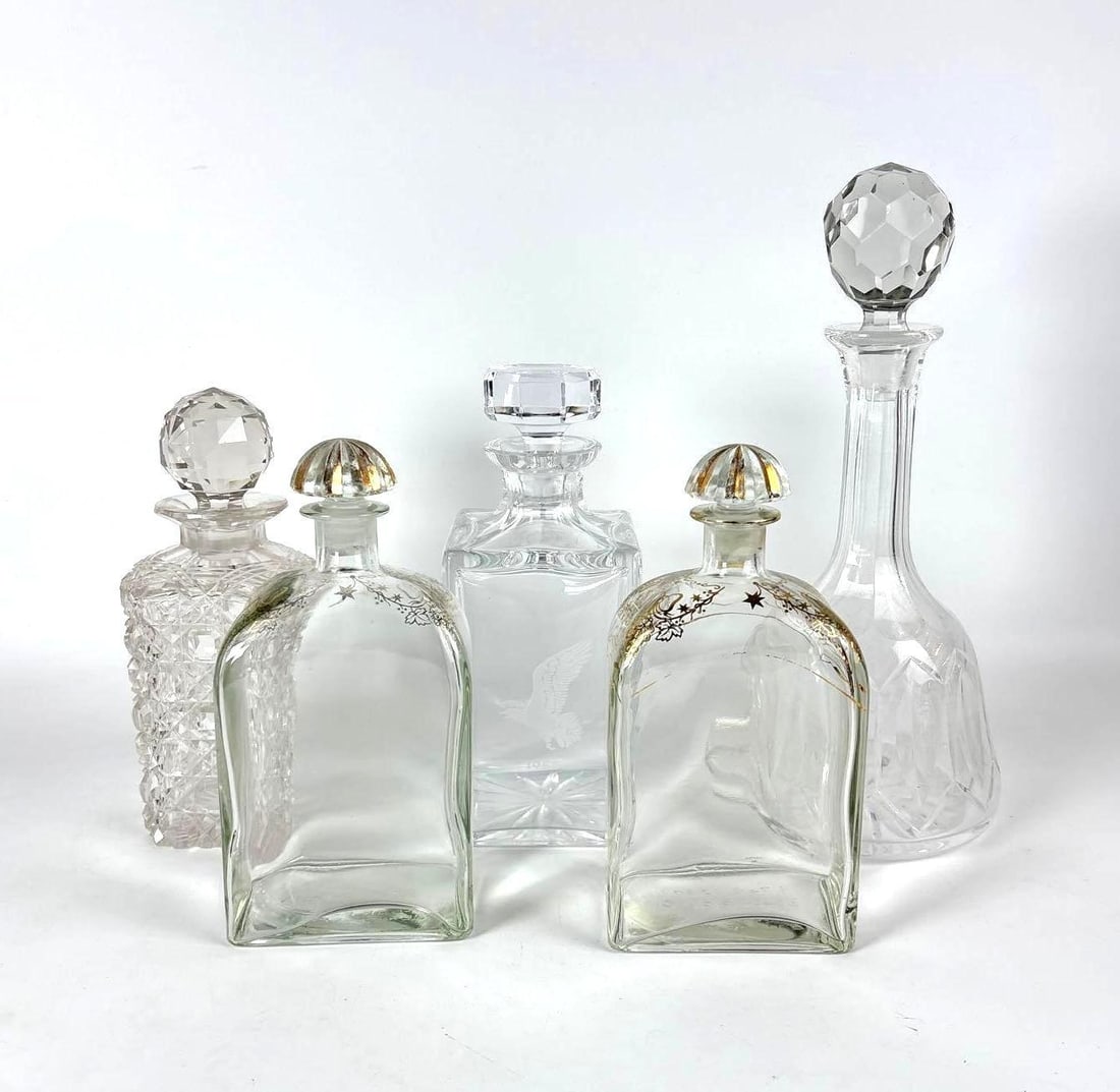 GLASS AND CRYSTAL DECANTER GROUPING (1 of 11)