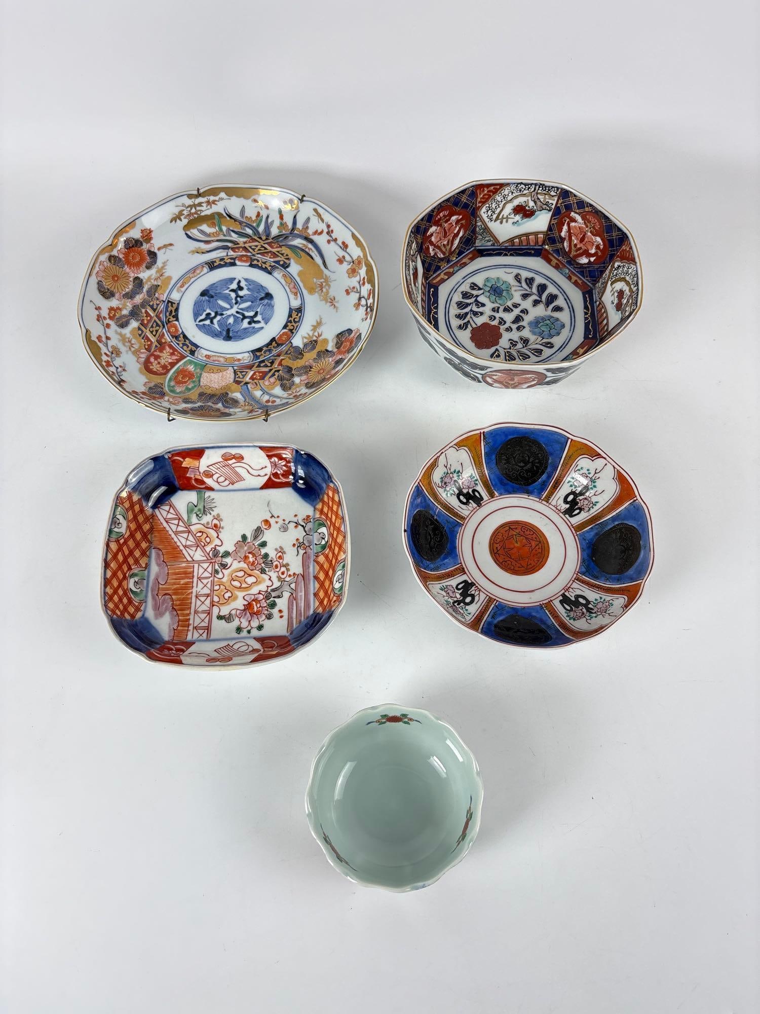 LOT OF 5 ANTIQUE JAPANESE IMARI ARITA PORCELAIN BOWLS PLATES SCALLOPED ENAMEL DRAGON (1 of 7)
