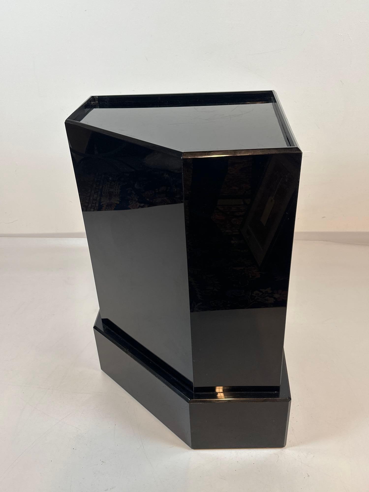 MODERNIST HIGH GLOSS BLACK LACQUERED ANGULAR PEDESTAL OR DISPLAY COLUMN (1 of 8)