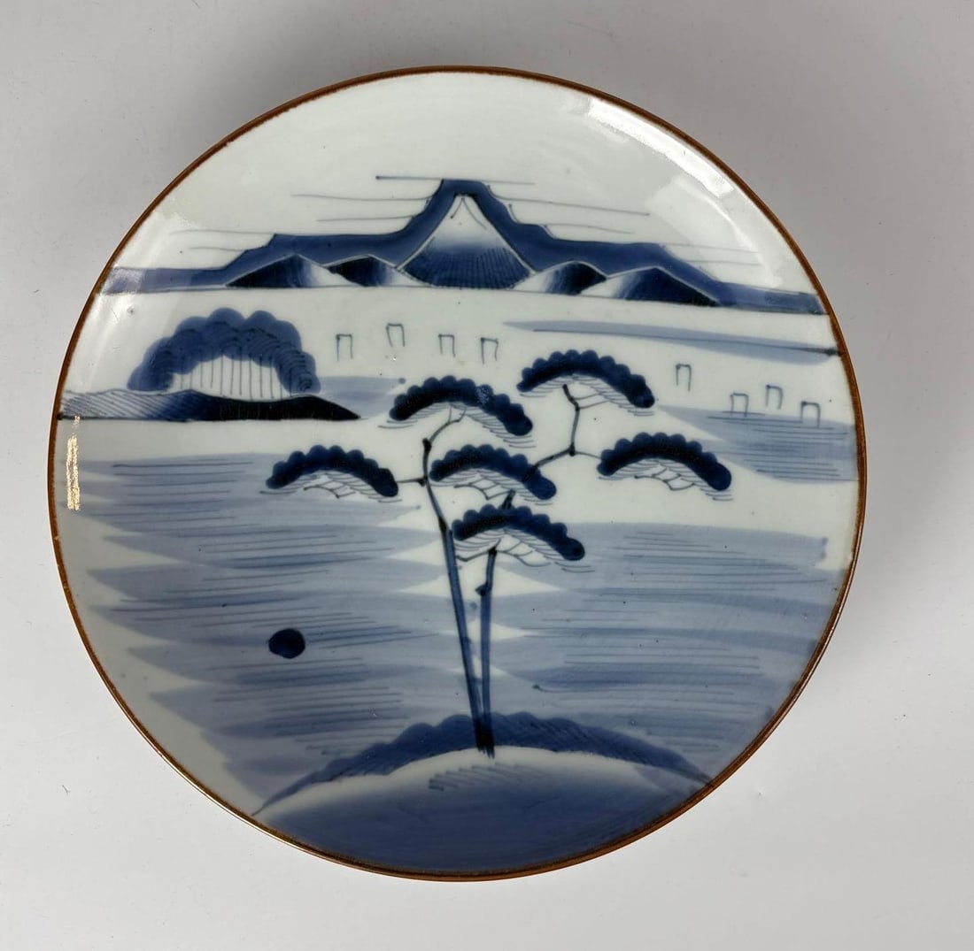 VINTAGE JAPANESE ARITA HAND-PAINTED PORCELAIN PLATE (1 of 4)