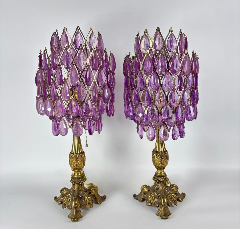 PAIR OF VINTAGE HOLLYWOOD REGENCY AMETHYST ACRYLIC CRYSTAL DRAPERY TABLE LAMPS (1 of 7)