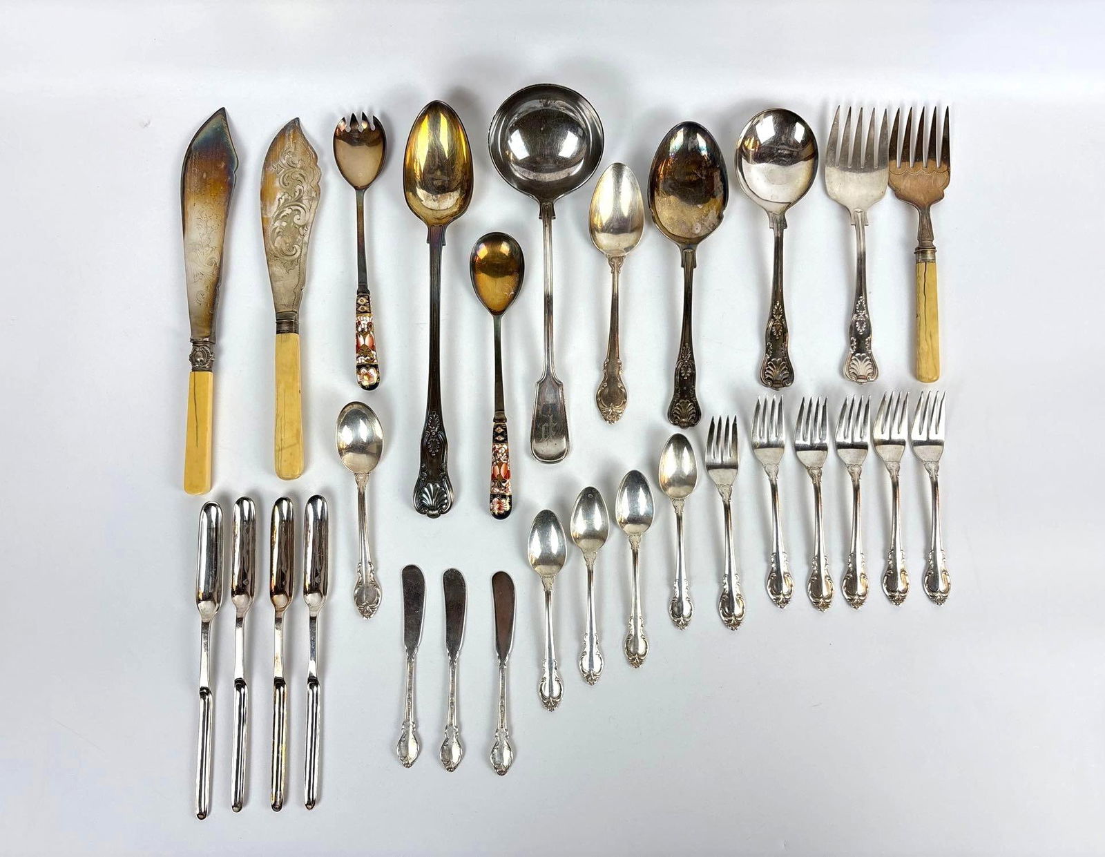 VINTAGE SILVER PLATED FLATWARE ASSORTED DISCOVERY LOT (1 of 9)