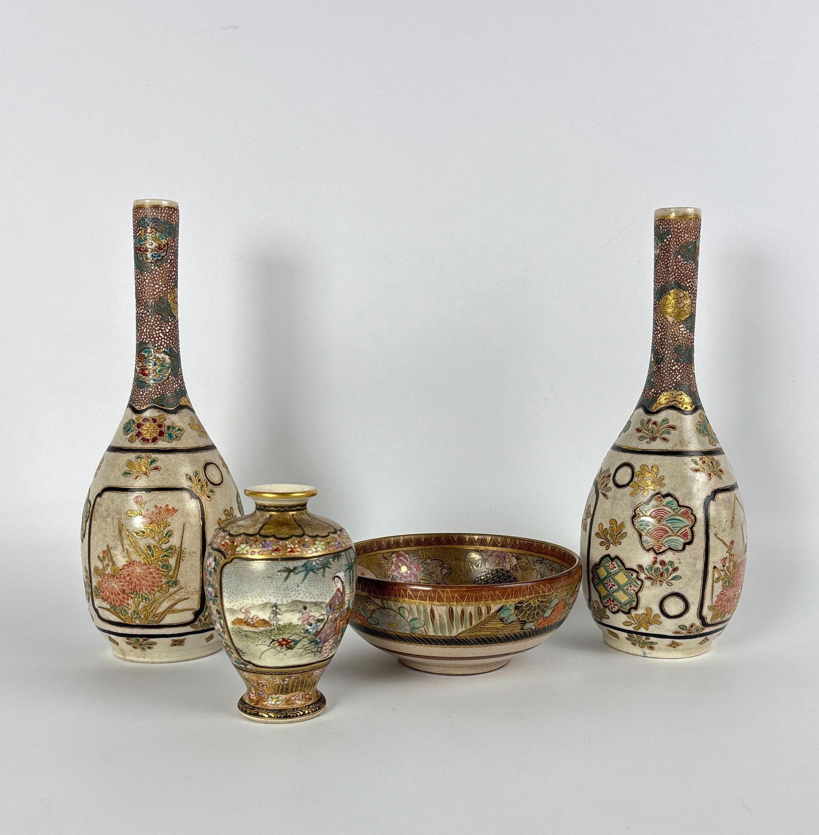 LOT OF FOUR PIECES OF VINTAGE SATSUMA PORCELAIN (1 of 12)