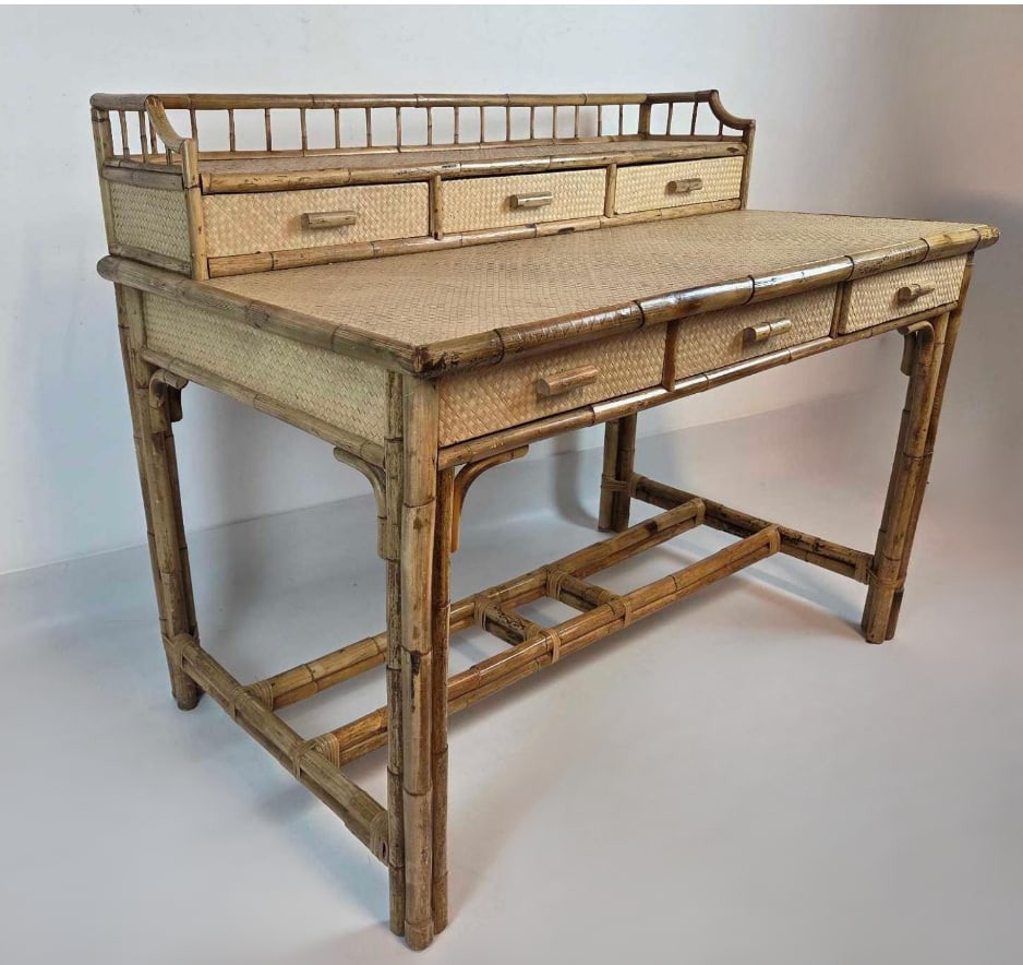 VINTAGE HOLLYWOOD REGENCY/PLANTATION STYLE BAMBOO AND RATTAN DESK (1 of 15)