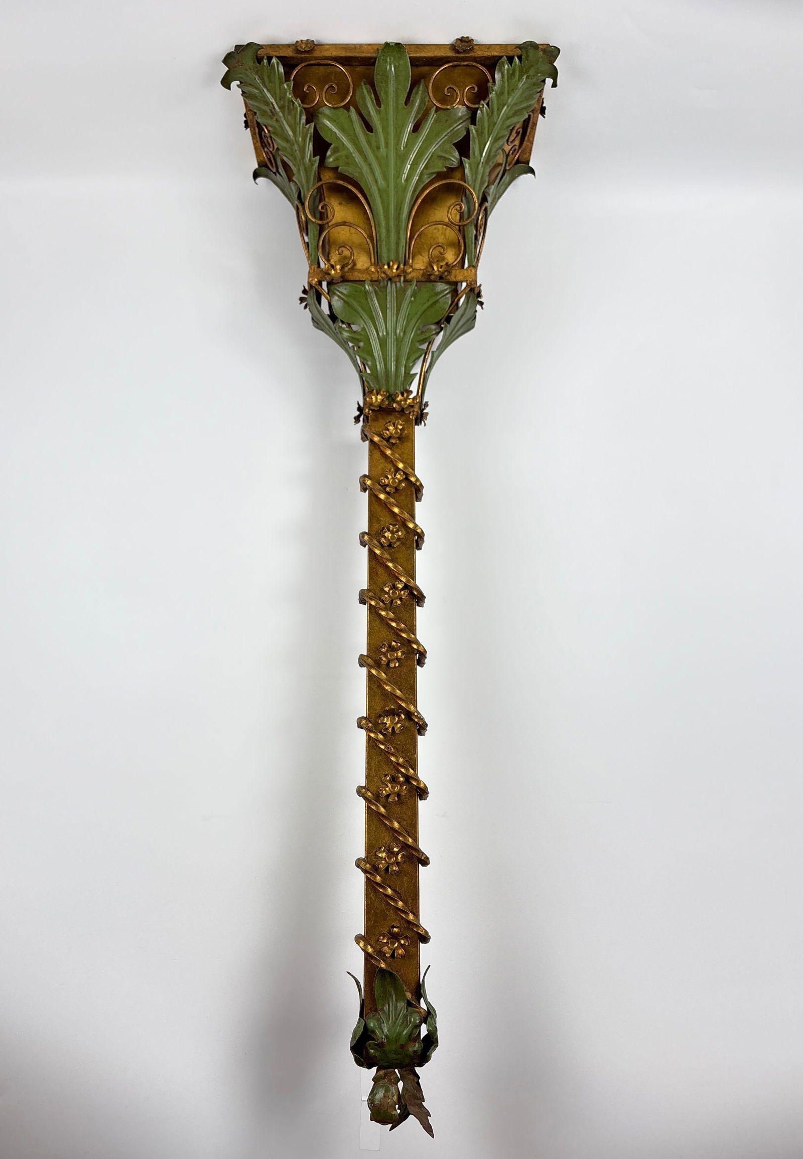 VINTAGE FLORENTIA ITALIAN GILT METAL WALL SCONCE PLANTER (1 of 11)
