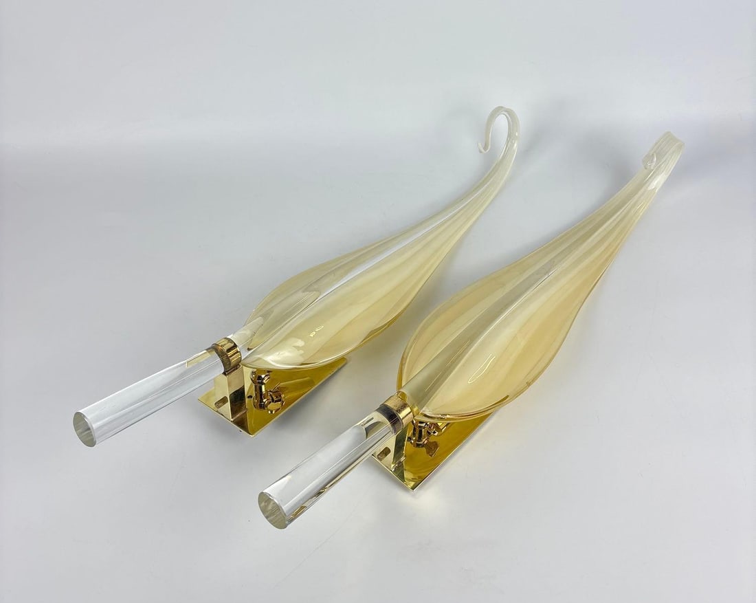 PAIR OF LARGE FRANCO LUCE MURANO GLASS TALL LEAF SCONCES ON POLISHED BRASS BASES (1 of 10)