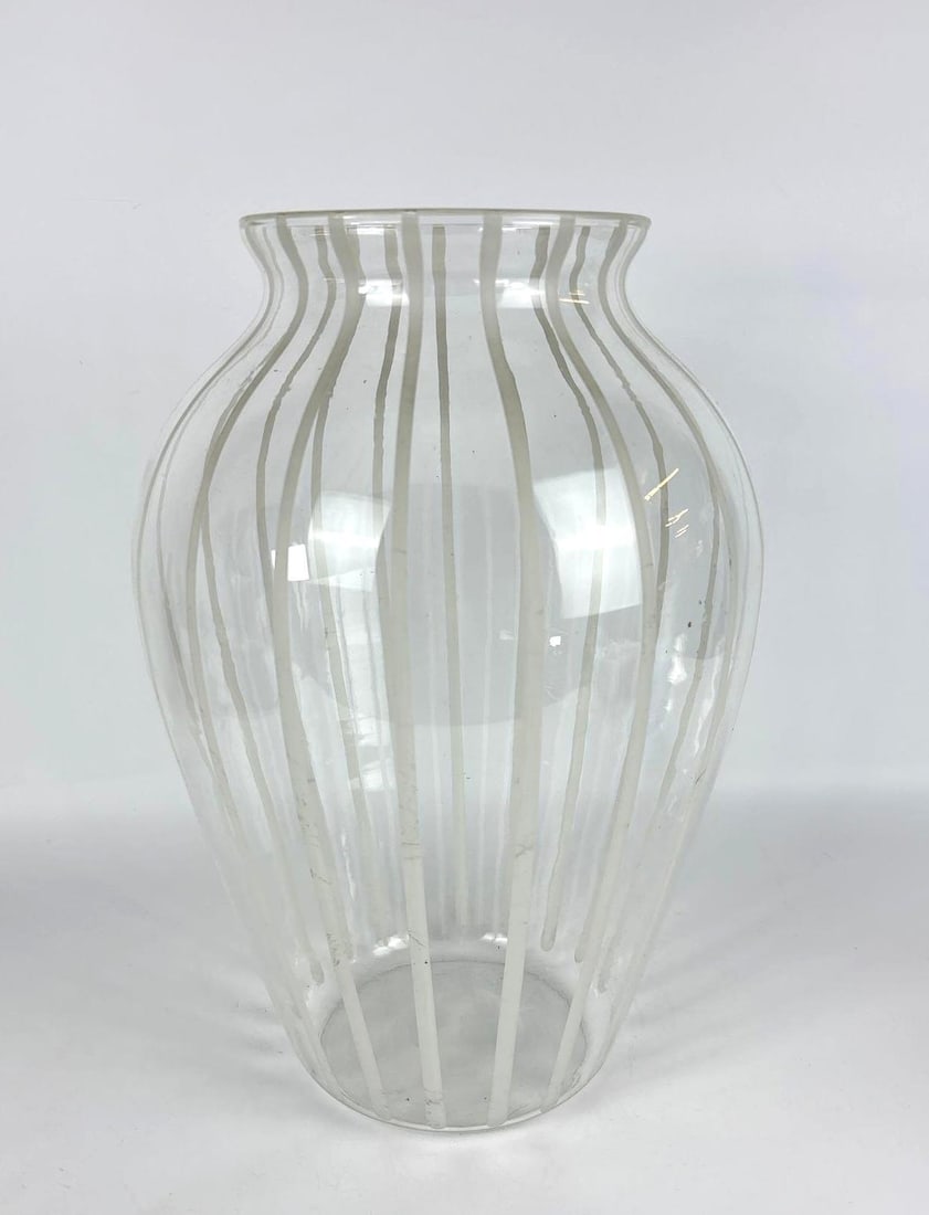 LARGE VINTAGE CLEAR GLASS VASE WITH WHITE VERTICAL STRIPES (1 of 4)