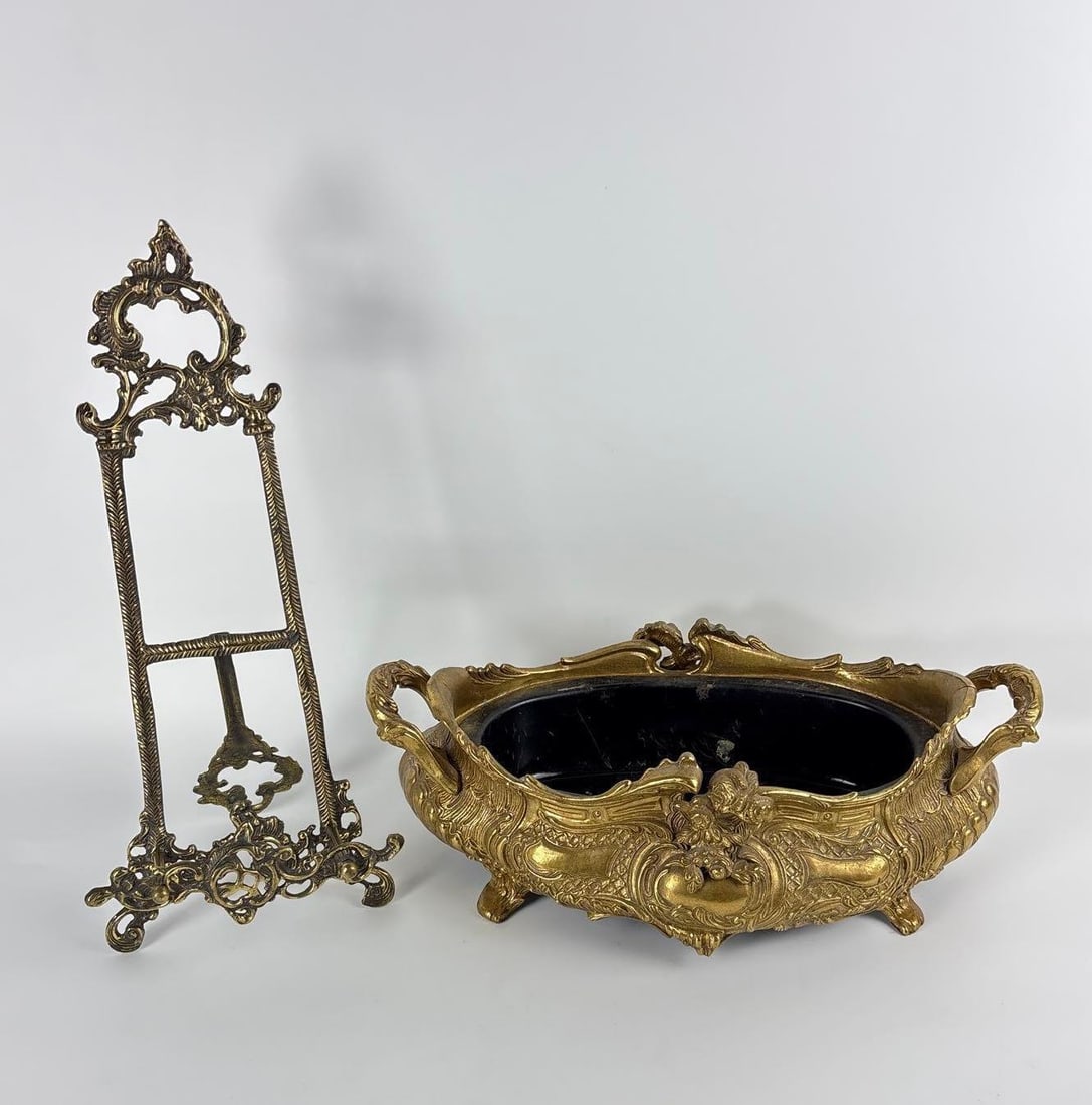 PAIR OF BRASS OBJECTS INCL. EASEL AND BREVETATTO ITALY VESSEL (1 of 11)