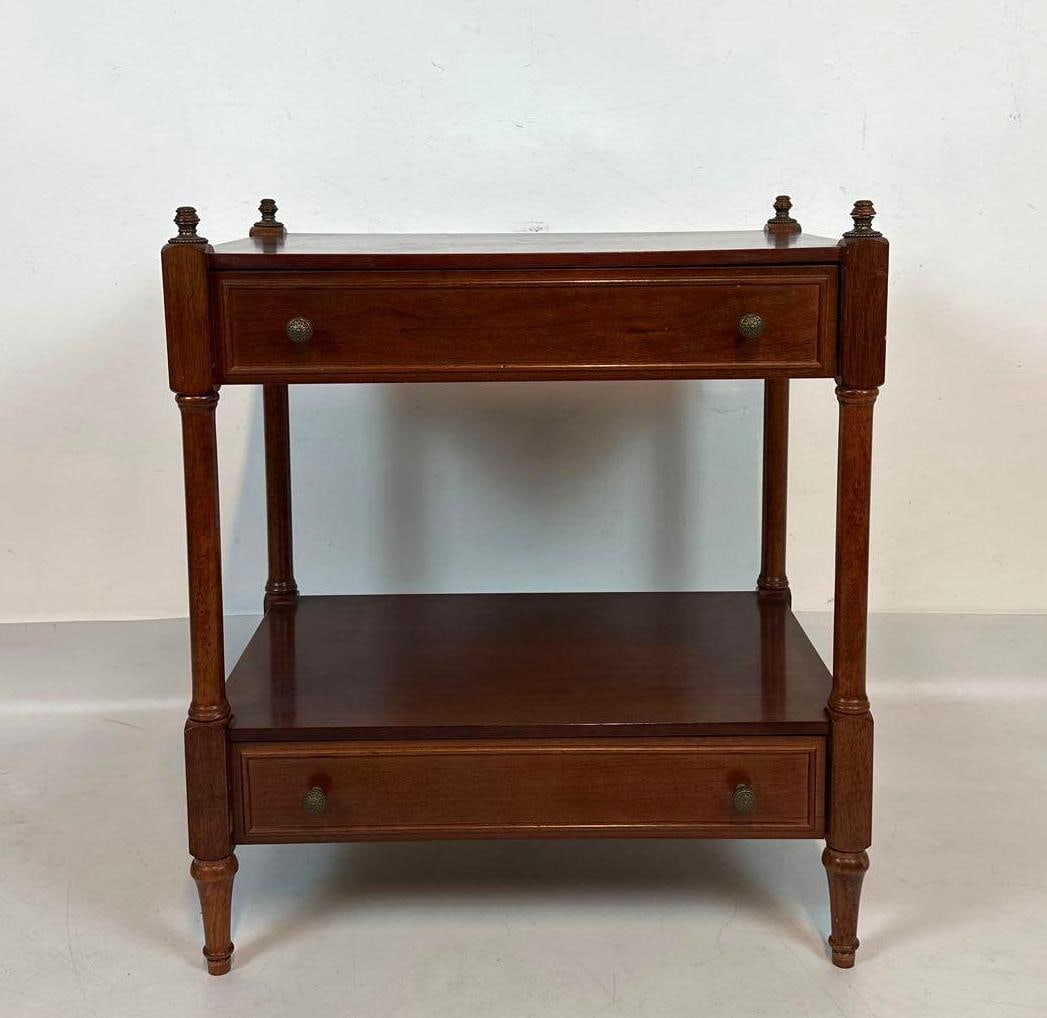 VINTAGE BOMBAY COMPANY REGENCY STYLE 2-TIER END TABLE (1 of 7)