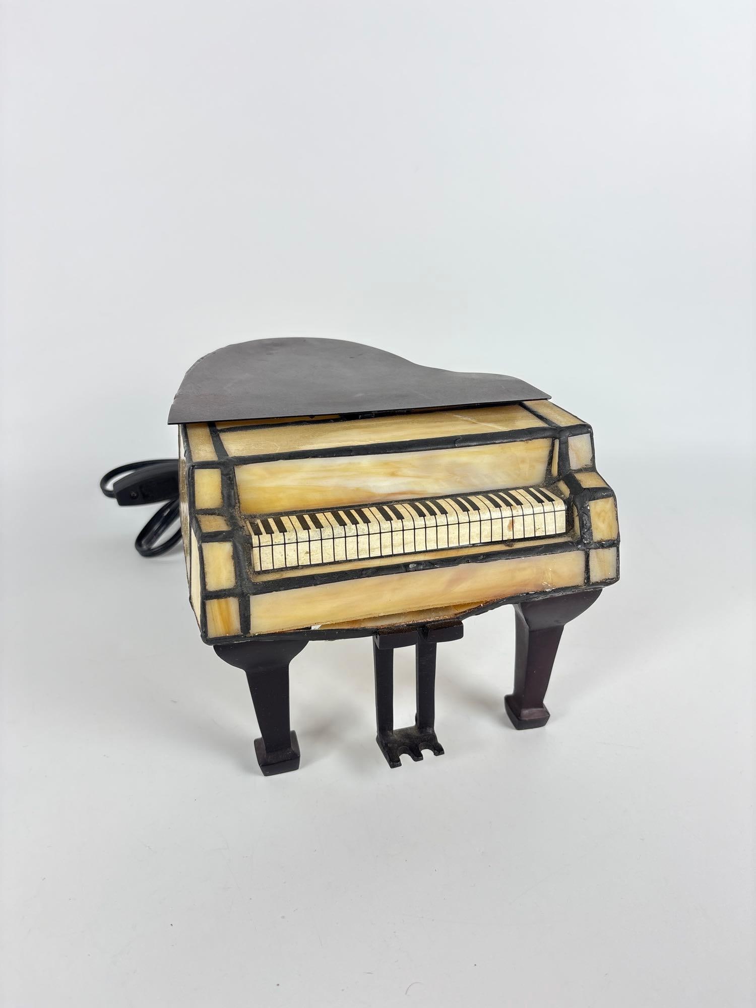 VINTAGE STAINED GLASS GRAND PIANO TIFFANY STYLE ACCENT LAMP (1 of 8)