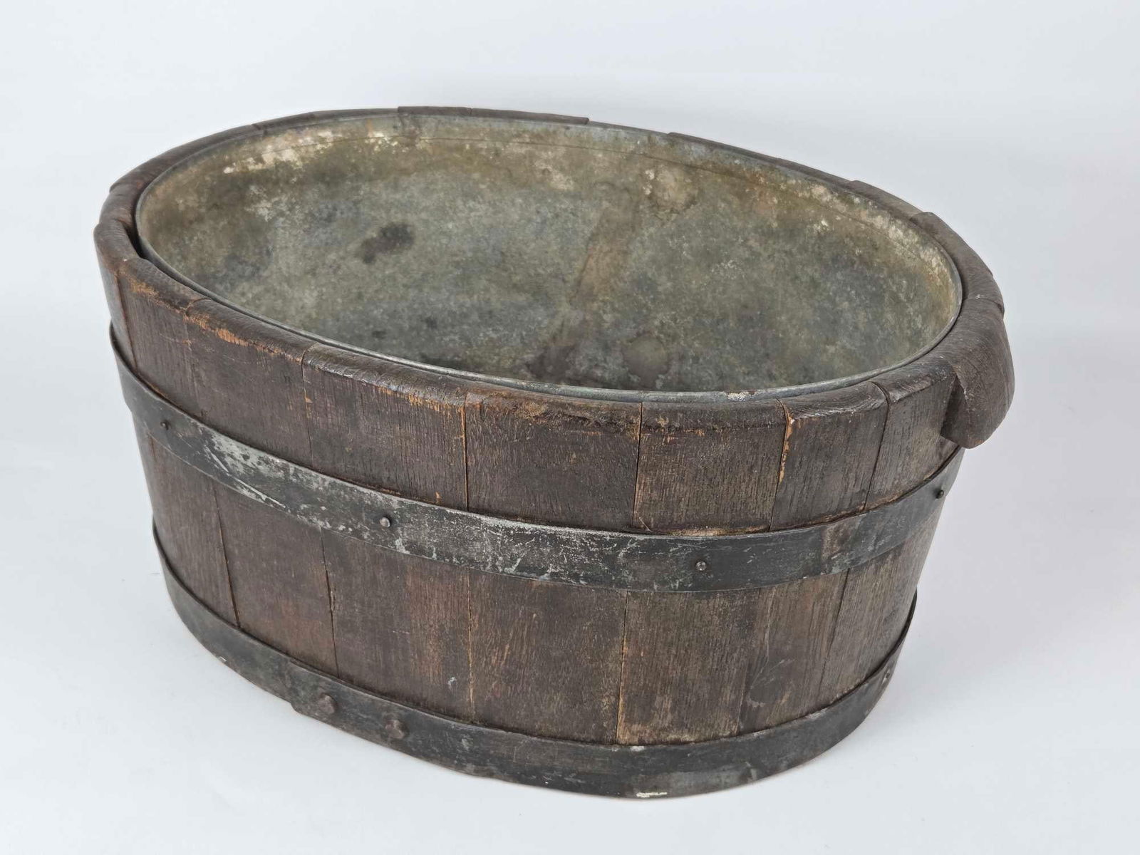ANTIQUE COOPERED WOODEN METAL LINED BUCKET TUB (1 of 10)