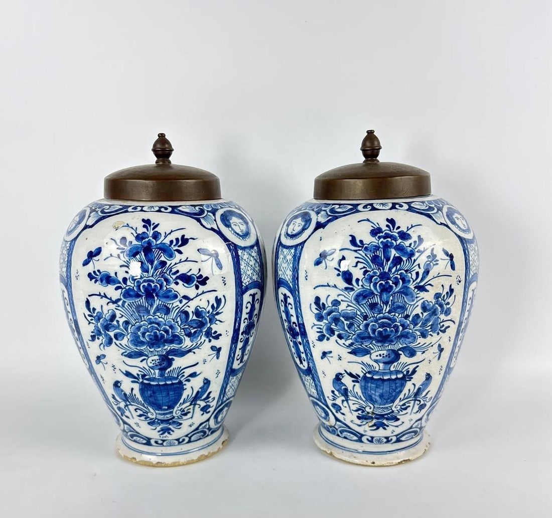 MATCHED PAIR CA. 1725 DELFT BLUE & WHITE TOBACCO JARS WITH BRASS COVERS (1 of 8)