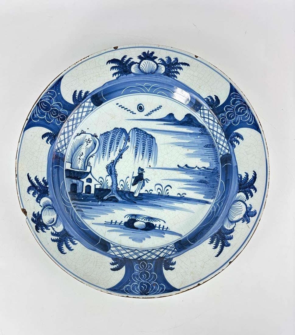 RARE LATE 17TH CENTURY DELFT CHARGER WITH SCRAFFITO BORDER (1 of 4)