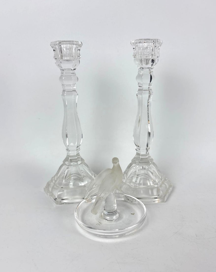TIFFANY & CO. CRYSTAL HAMPTON CANDLESTICKS & LALIQUE DOVE FROSTED CRYSTAL RING TRAY (1 of 11)