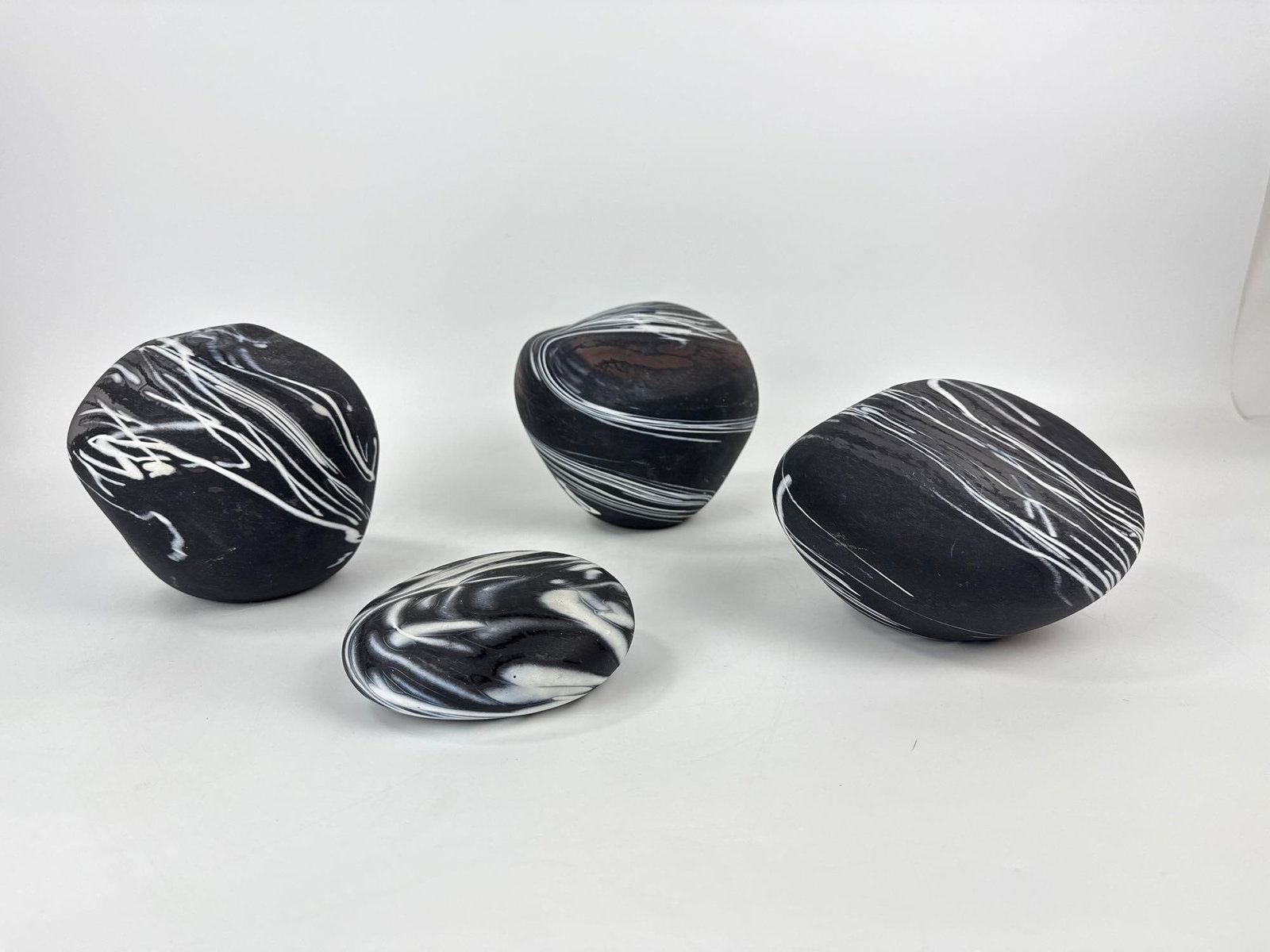 SET OF FIVE VINTAGE HOLLOW ART GLASS RIVER STONES (1 of 20)