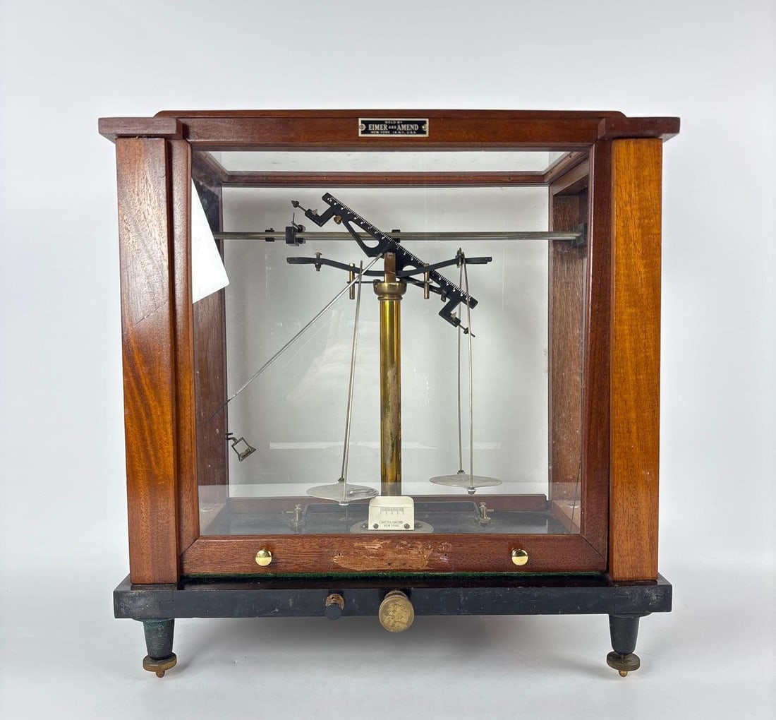 VINTAGE EIMER AND AMEND BALANCE SCALE IN WOOD CASE (1 of 13)